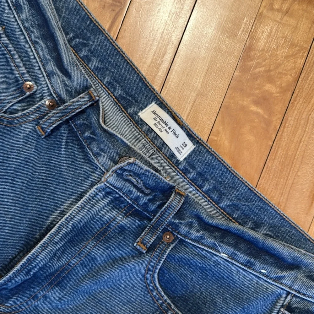 Abercrombie Barrel Jeans - Picture 2 of 2